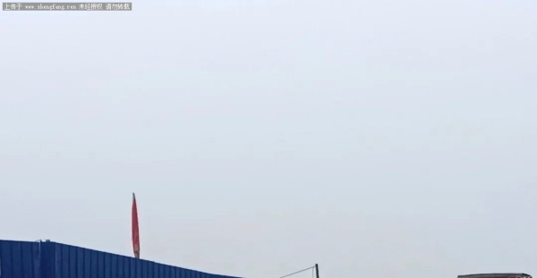 胜芳古镇泥泞行路难，盼修民生路——雨中胜芳团结桥施工段见闻