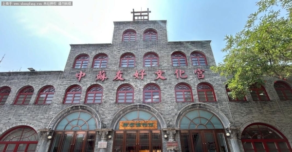 相传乾隆皇帝六下江南时，曾三次莅临东淀，并留下了这样的赞誉：“南有苏杭，北有胜芳。”